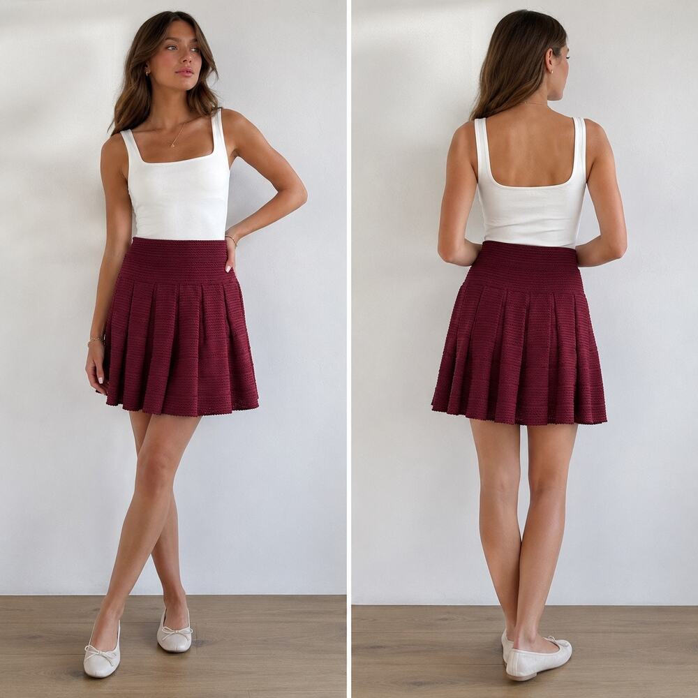 Anthropologie Girls From Savoy Small Skirt Burgundy Ponte Knit Pleated Skater